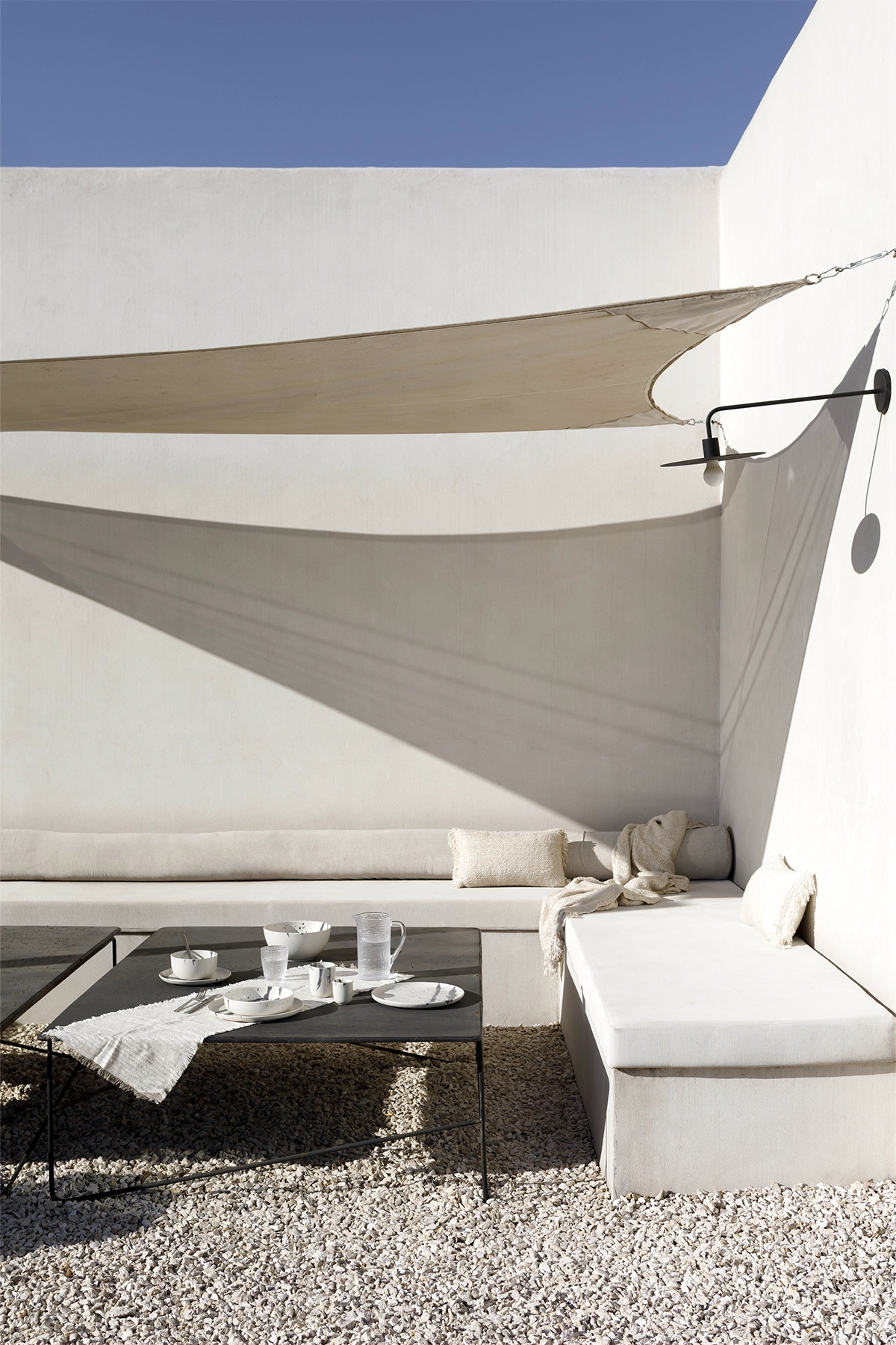 Armá una mesa minimalista con alma: guía para lograrlo